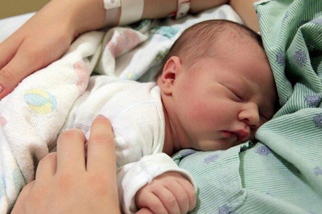 В Ханты-Мансийске выдано более 1000 электронных справок о рождении детей