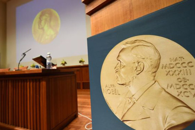 Нобелевскую премию по медицине дали за создание вакцин от COVID