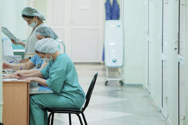 Российские медики жалуются на сокращение зарплат