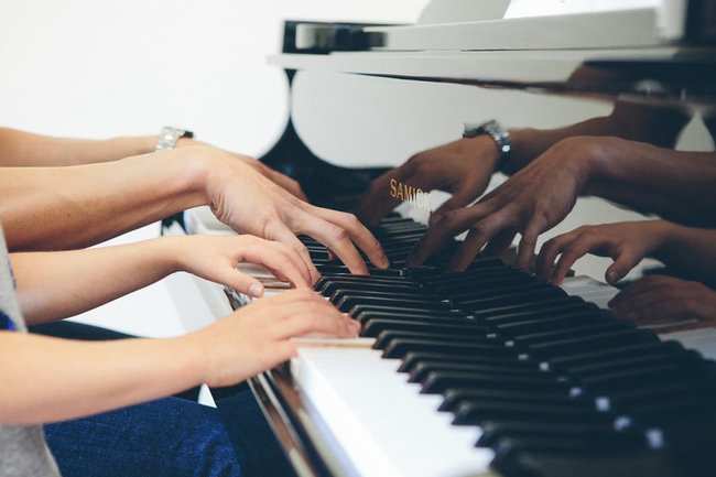 Президент подарил музыкальным школам Челябинска 76 новых фортепиано