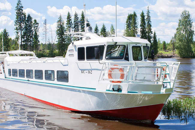 Жители Шурышкарского района выбирают название для нового катера
