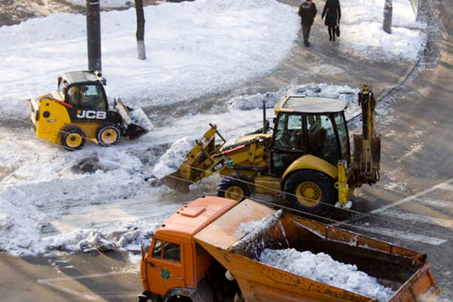 Почти 400 спецмашин выведут на уборку снега в Нижнем Новгороде
