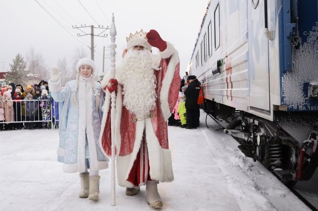 Поезд Деда Мороза приехал в Ноябрьск