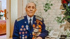 Участник Курской битвы Михаил Жаков отмечает 102-летие